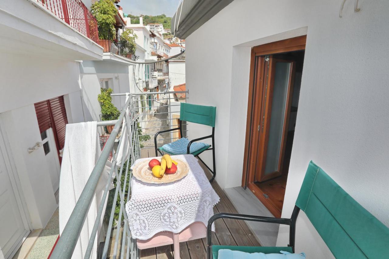 Traditional City Centre House Skopelos Town Exterior photo